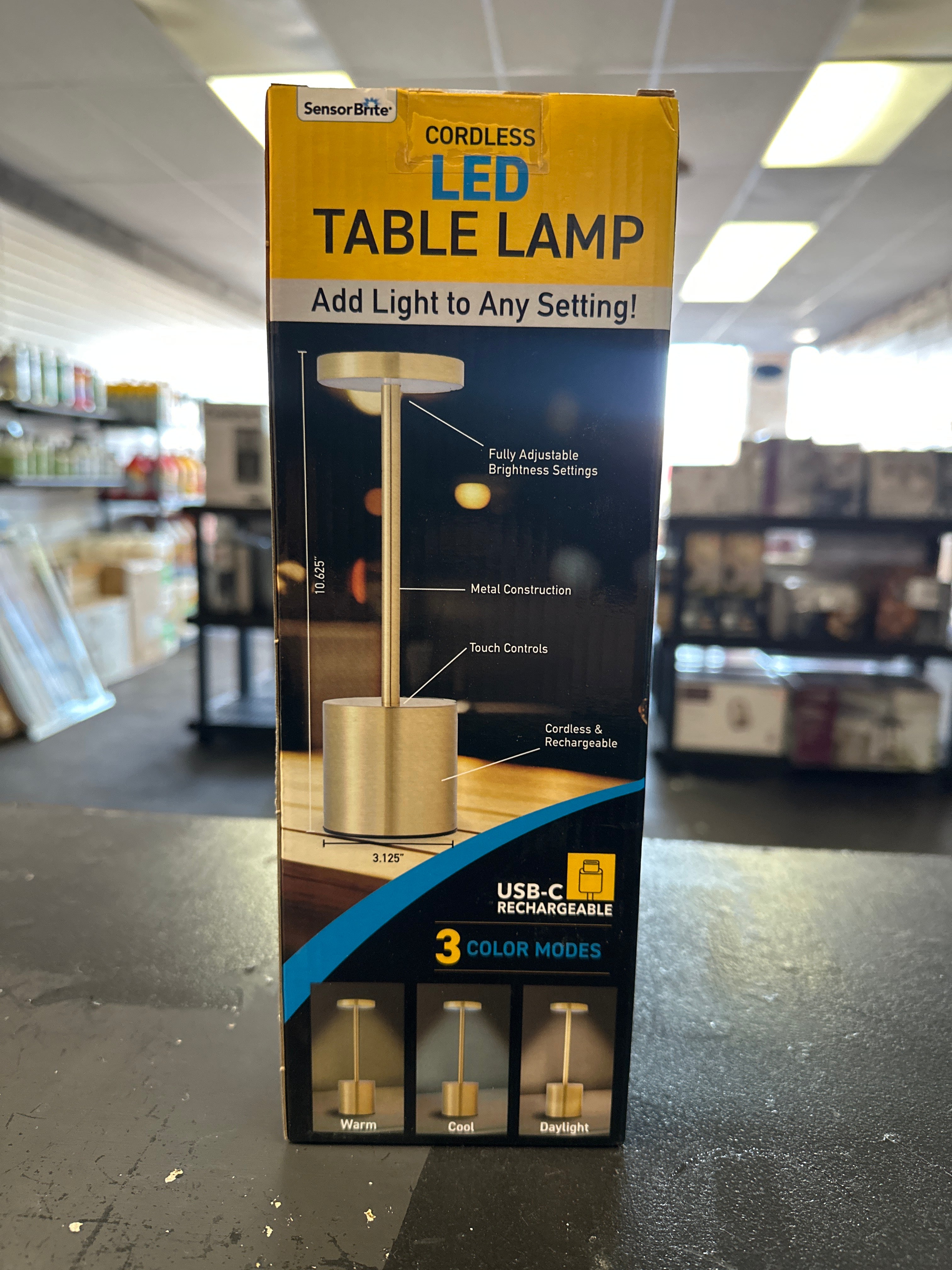 Gold table lamp